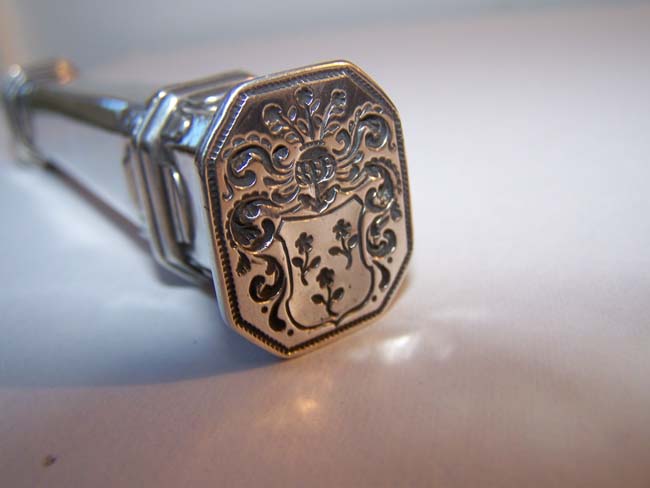 A Rare early 18th century Dutch Silver Sealing Wax Case circa 1720 with the arms of ROOSEVELT — image 2